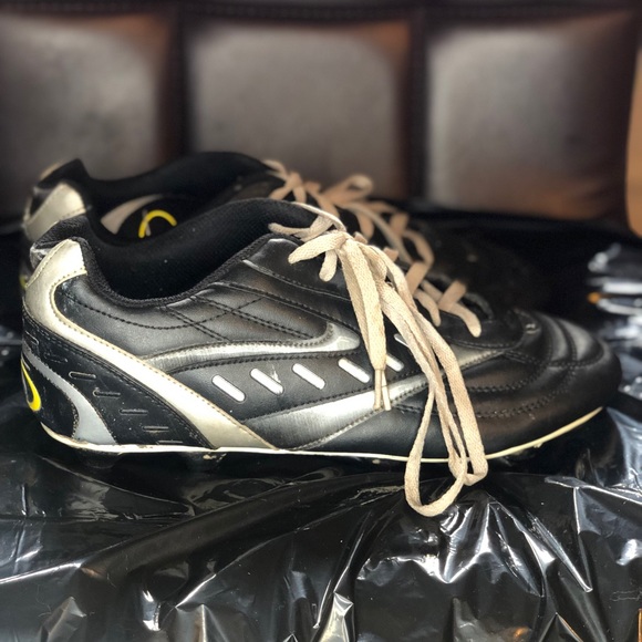 Soccer Cleats - Picture 3 of 5